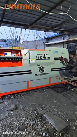 Our No.4 rebar stirrup bending machine has been fully installed at the customer’s site and has been running smoothly for some time. In the video, the machine is bending square stirrups with stable performance and consistent accuracy. Besides square shapes, it can also bend rectangular, triangular, U-shape, and custom stirrups, making it suitable for construction, infrastructure, and precast concrete industries. A reliable solution for daily rebar processing. #RebarStirrupBendingMachine #No4Rebar