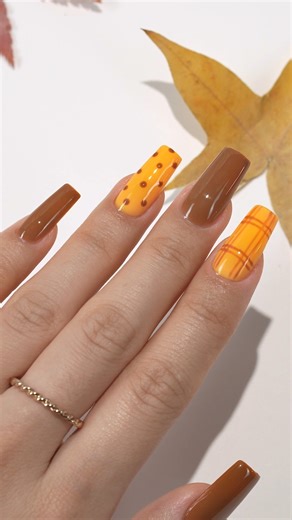 Beetles Gel Polish on Instagram: "Simple Fall Nail Art You Can Totally DIY 🍂 ✨Using Beetles Infinite Inspiration Gel Polish Set 💖Shop now at Beetles Gel Polish Amazon store, or click the link in bio for your favorite nail supplies! #beetlesgelpolish #unboxing #nailbox #fallnails #diynails #fallnailtrend #nailunboxing #simplenailart #easynails"