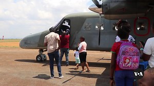 Malawi's first female flight crew, Captain Yolanda Kaunda and First Officer Lusekelo Mwenifumbo are working to inspire the next generation of aviators. The pair have organized airshows with the Malawi air force to give children opportunities to see aircraft up close. Their most recent event, held Saturday, attracted around 1,000 underprivileged children. Lameck Masina reports from Lilongwe. | VOA Africa