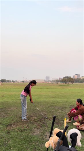 Lady Golfer Showcases Impressive Golf Swing