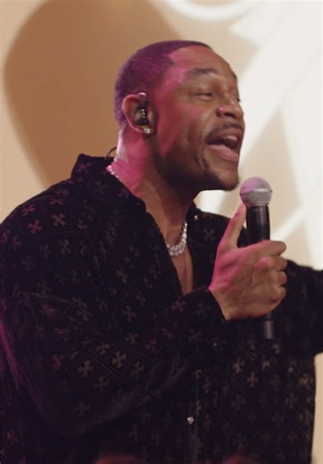 @Tank has some fashion advice for @Tyrese Gibson during @VERZUZ. Watch the livestream on Apple Music.