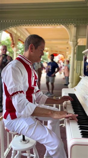 Live Disney Piano Performance: Magical Moments at WDW