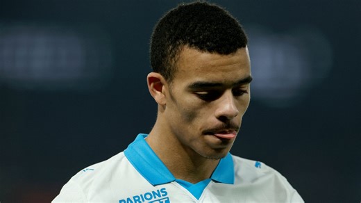 VIDEO: Mason Greenwood bizarrely isolates himself from Marseille team-mates during penalty shootout vs Toulouse | Goal.com US
