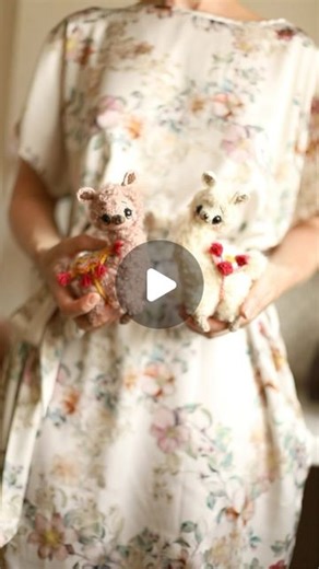 AMIGURUMI CROCHET PATTERNS on Instagram: "These alpacas look so sweet together ❤️ If you haven’t tried boucle yarn, you definitely should! 2 in 1 alpacas pattern will help you with this experiment!"