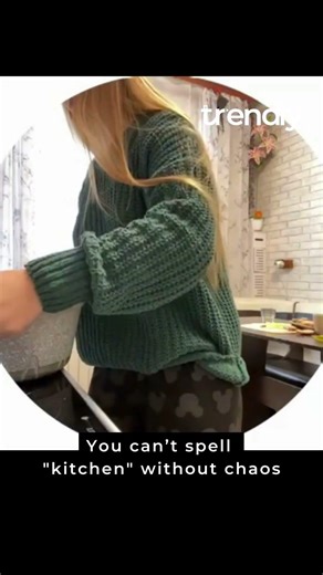 Kitchen Fail Chaos: Boiling Water Escapes & Pot Takes a Dive!