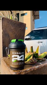 HIIT leg workout 🏋🏿‍♀️ Try & Share. #legworkout #legday #squat #squatsfordays #fitnessmotivation #fitness #bucie24fit #reelsviral #reelsvideo #herbalifecoach #gym #gymlife #workout #workoutmotivation | Bucie24fit