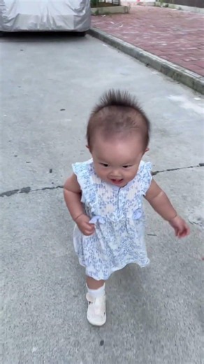 Coco's Cute Wobbly Walk Melts Our Hearts 💛 #babycoco #babywalking #familymoments
