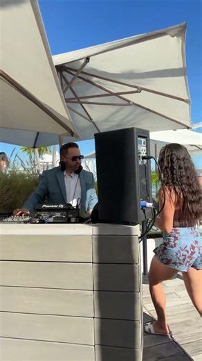 Watr | Situated 18 stories above Miami Beach, FL 😍🏖️