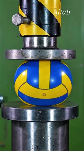 Bottle vs Hydraulic Press – Ultimate Crushing Experiment! 😱