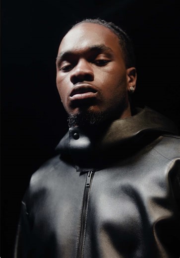 « Grosse bécane levée sur le périph', la bavette elle est frottée. » @NONO LA GRINT🐾 sera dans le premier @spotifyfrance Show PHÉNOMÈNES de l’histoire de la cérémonie Les Flammes. Jeudi 23 avril 2026.