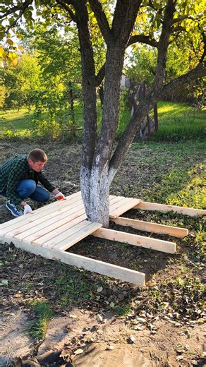 177K views · 685 reactions | Building a DIY Bench Around a Tree  | Bored Panda Art | Facebook