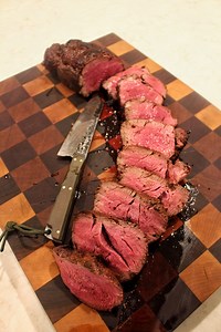 SPG Beef Tenderloin basted with a Bacon Chive sauce today! 🥩 🥓 🌿 🔥 . Been loving cooking at home so much lately that I wanted to make my wife’s favorite meal: beef tenderloin. Grabbed this prime beef tenderloin, tied it up to help keep form and seasoned it with sea salt black pepper garlic powder. Let that sit in the fridge while I started my fire over the Breeo outpost. Grilled the tenderloin over the coals while I basted it in a bacon fat and chive sauce to help get an amazing crust. Once 