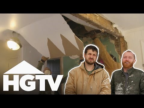 "Our Biggest Project EVER!" Evan & Keith Alter $14,000 Dump Into Cozy Craftsman Home | Bargain Block