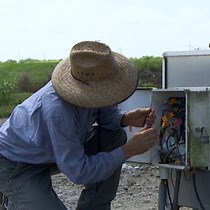 Video: Capturing Flow-weighted Water and Suspended Particulates from Agricultural Canals During Drainage Events