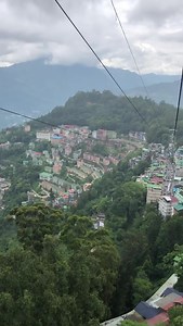 Recorded Whole view of Beautiful Gangtok from the Ropeway🚡🤩 instagram.com/sikkimdiaries Keep Sikkim Clean & Green Courtesy: @kratika__s #sikkim #darjeeling #northeastindia #incredibleindia #sikkimdiaries #mirik #touringbug | Sikkim Diaries Tours & Treks