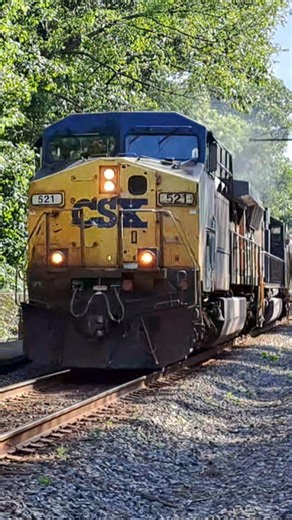 CSX Speeds on through Lawndale with sick horn🤒 #fypシ #shorts #sick #csx #csxtransportation #trains