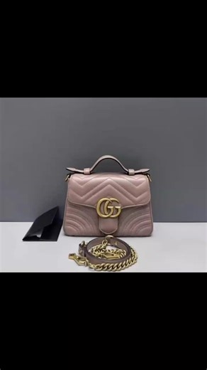 ✨ Embrace soft tones, timeless charm, and iconic elegance. ✨ Experience vintage luxury with this Preloved 98–99 Gucci Marmont Milk Tea Crossbody Bag — a rare gem that carries history, grace, and style in every stitch. ☕💫 Perfectly sized (20 × 15 × 8 cm) to hold your essentials while keeping your look effortlessly chic. Whether it’s a coffee date or a classy night out, this bag adds that quiet confidence only true luxury brings. 💰 £650 👜 Own a piece of Gucci’s golden era — limited, iconic, unf