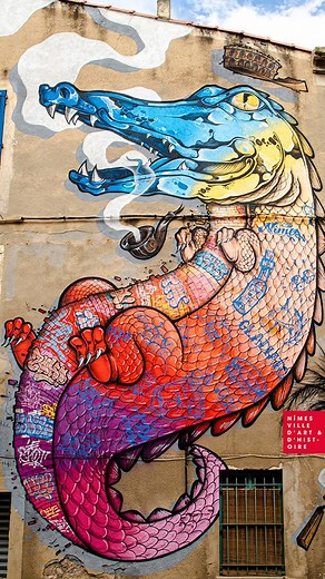 #NîmesVilleArtetHistoire ✨ Les murs des quartiers Gambetta et Richelieu se parent de couleurs vives et audacieuses ! 🚶‍♂️ Suivez le parcours Street Art - disponible sur le site « Nîmes, Ville d’art et d’histoire » - pour découvrir quelques-unes des fresques monumentales réalisées lors des éditions passées du festival « Expo de Ouf ». Apprenez-en plus sur les techniques utilisées et découvrez des secrets d’artiste. 👀 Ici c’est un véritable musée à ciel ouvert, où l’on peut admirer des œuvres d’