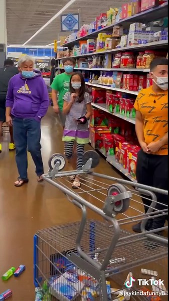 Clean up on Isle 5🛒 ￼#fyp #foryou #muñañyo