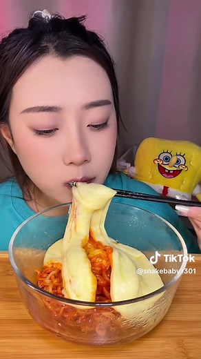 拼多多的火鸡面与芝士碎详细介绍