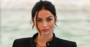 🍿 Dura dos horas y media, narra la historia de una celebridad y arrasa en Netflix: la nueva película de Ana de Armas que es furor