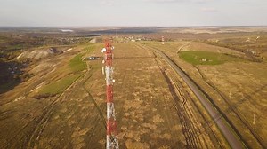 clip-1073924429-telecommunication-tower-5g-wireless-antenna-connection-system