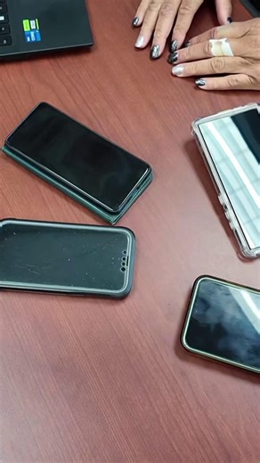 Too many calls, not enough time? 📞 We’ve got you covered — so you never miss an opportunity. #AnsweringService #BusinessSupport #CallHandling #24HourService #NeverMissACall | Great Lakes Communications Answering Service