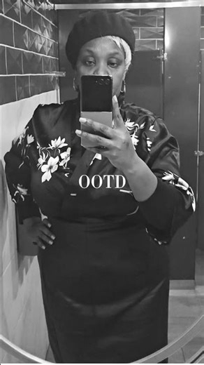 Layered Sunday OOTD: Tucked Kimono, Turtleneck, Faux Leather Skirt & Cropped Trench #sundayootd