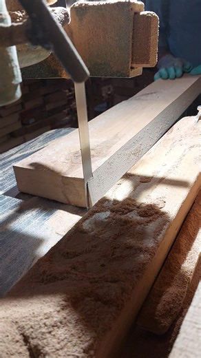 Fast & Accurate Wood Cutting for Chair Manufacturing