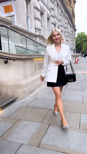 85K views · 949 reactions | Black and white in London… Langer Blazer mit Federndetails zum leicht ausgestelltem Rock. Die Slingbacks vereinen die Farben. Hab eine schöne Wochenmitte! Long blazer with feather details and a slightly flared skirt. The slingbacks combine the colors. Have a nice midweek! . Ad #blackandwhiteoutfit #styleinspo #mystyle #instastyle Jacket @ncm_baehr Skirt @balmain Shoes @dior Bag @hermes | Lieblingsstil | Facebook