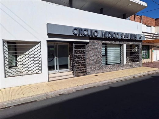 EL CÍRCULO MÉDICO ANUNCIÓ QUE AUMENTA LOS VALORES DE LOS COSEGUROS Lo confirmó su presidente Alberto Risolo, desde enero aumentarán los valores de los coseguros. Se debe a que obras sociales y prepagas no aumenta los valores de las prestaciones Fuente:aye_periodista #Fmlatina1039 #Latinalibre | FM Latina 103.9