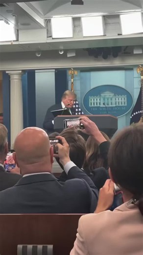 Trump craque face aux tensions avec l’Iran.#France #Paris #Donaldtrump | Paris France