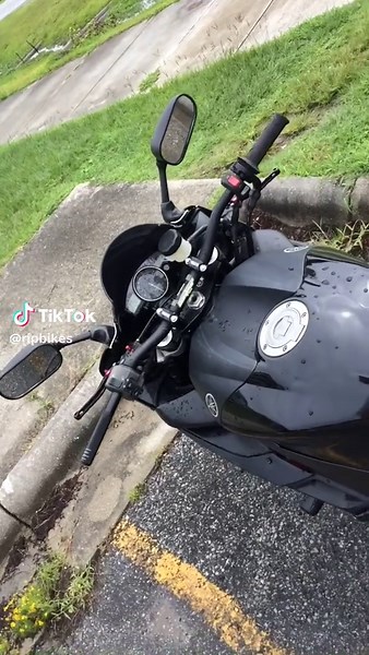 Restoring a Yamaha R1: From Raggedy to Profitable