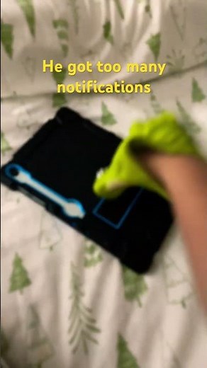 he got too many notifications #funny ￼ #memes #smartphone #tablet #funnyanimal