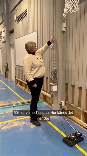 Karlskoga Tidning-Kuriren on Instagram: "Eleverna på Stråningstorpsskolan fick bara använda sin nyrenoverade idrottshall ett par månader innan den fick stängas igen. #karlskoga #skola #utbildning #vattenläcka"