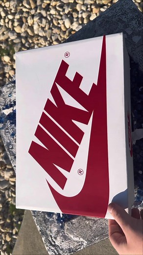 Customizing Jordan 1 Shoes: Clear Coating Tutorial