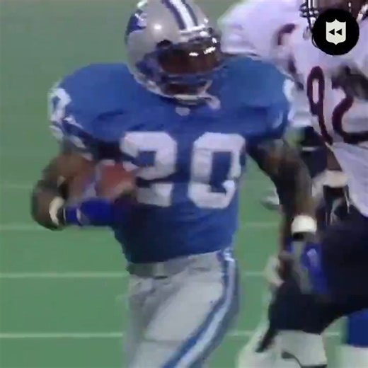 On Thanksgiving in 1997, Barry Sanders rushed for 167 yards and three touchdowns against the Chicago Bears! 🦃 (🎥 @nfllegacy) | CBS Sports