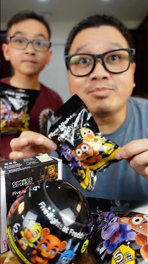 Unboxing Five Nights at Freddy’s Plush Hangers, Constructables and Smols Mystery Figures #fnaf