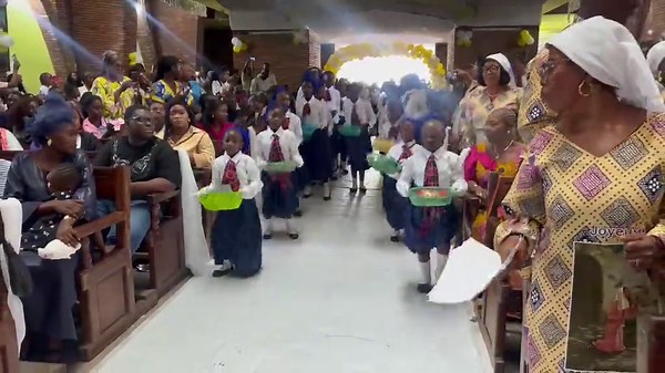 Vidéos de Les présidentielles 💙🤍 (@yambot.de.ste.ann) avec son original - Catholique de Brazzaville