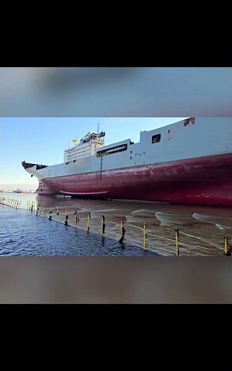Boskalis — The Humongous Vessel Lifting & Transporting Massive Ships