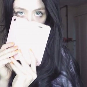 10K views · 165 reactions | my new phone case is also a beautiful pink wallet?? how did I survive before this discovery? @cellphonecases_com  check them out for other cute things ~ | Allison Harvard | Facebook