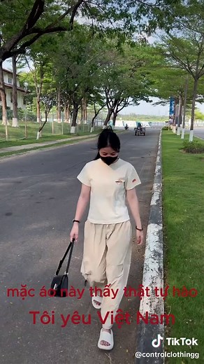 Việt Nam Tôi Yêu: Thời Trang và Áo Thun Độc Đáo