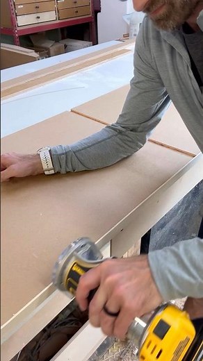 Routing Basics: BACK ROUTING/ Minimize tear out and save your router bits👌#woodworkingtools #router