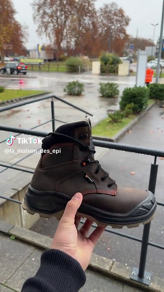 Vidéos de la_maison_des_epi (@la_maison_des_epi) avec rock that body x outside - ryan chong