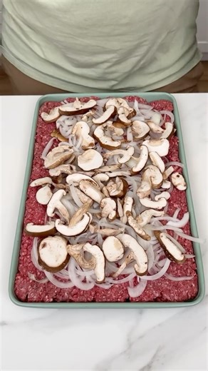 This potluck burger is a game changer! Danny N makes mini burgers using a sheet pan and hawaiian rolls. 🎬 This video was produced by Network Media and Danny N’s Kitchen | Flavor Blender