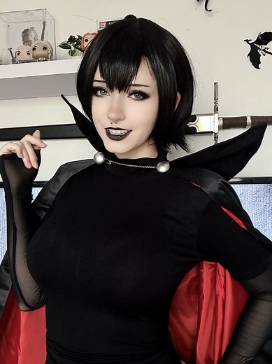 🦇 How do you like my new mavis cosplay? 🖤 #mavis #maviscosplay #hoteltransylvania #cosplay
