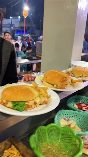 Famous Zinger Burger: A Must-Try Delight