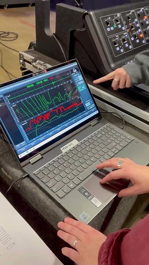 Watch the #livesound students practice using Smaart software to set up and align a main PA and delays. #kisstheyellow Rational Acoustics LLC #womeninthemix #audioengineering #livesoundengineering #mixing #livemixing #FOH #audioeducation #livesoundengineer #midasmixer | The Blackbird Academy