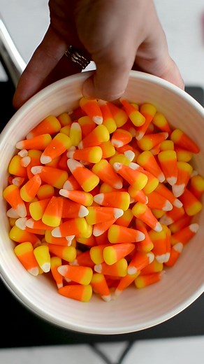 797K views · 3.8K reactions | This easy 4-ingredient Butterfinger Fudge tastes just like the candy bar and it’s made with candy corn! If you have an abundance of candy corn…or just love Butterfingers, make your own in fudge form with this easy recipe! https://www.crazyforcrust.com/butterfinger-fudge/ | CrazyforCrust | Facebook