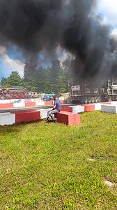 23 reactions | Hs vs peterbilt big rig racing loaded at Onaway Speedway #shorts #bigrig #semi #fyp | Bigrigracing Bigrigracing | Facebook